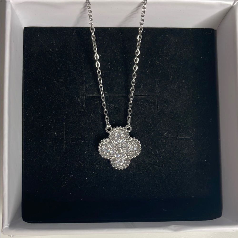 Flower Silver Pendant Necklace